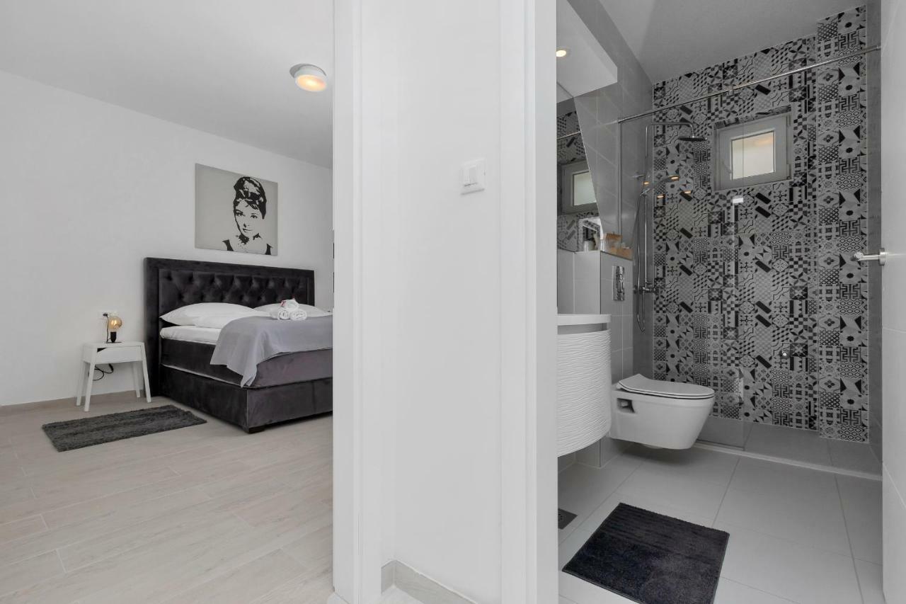Apartments Morpheus Makarska Eksteriør bilde